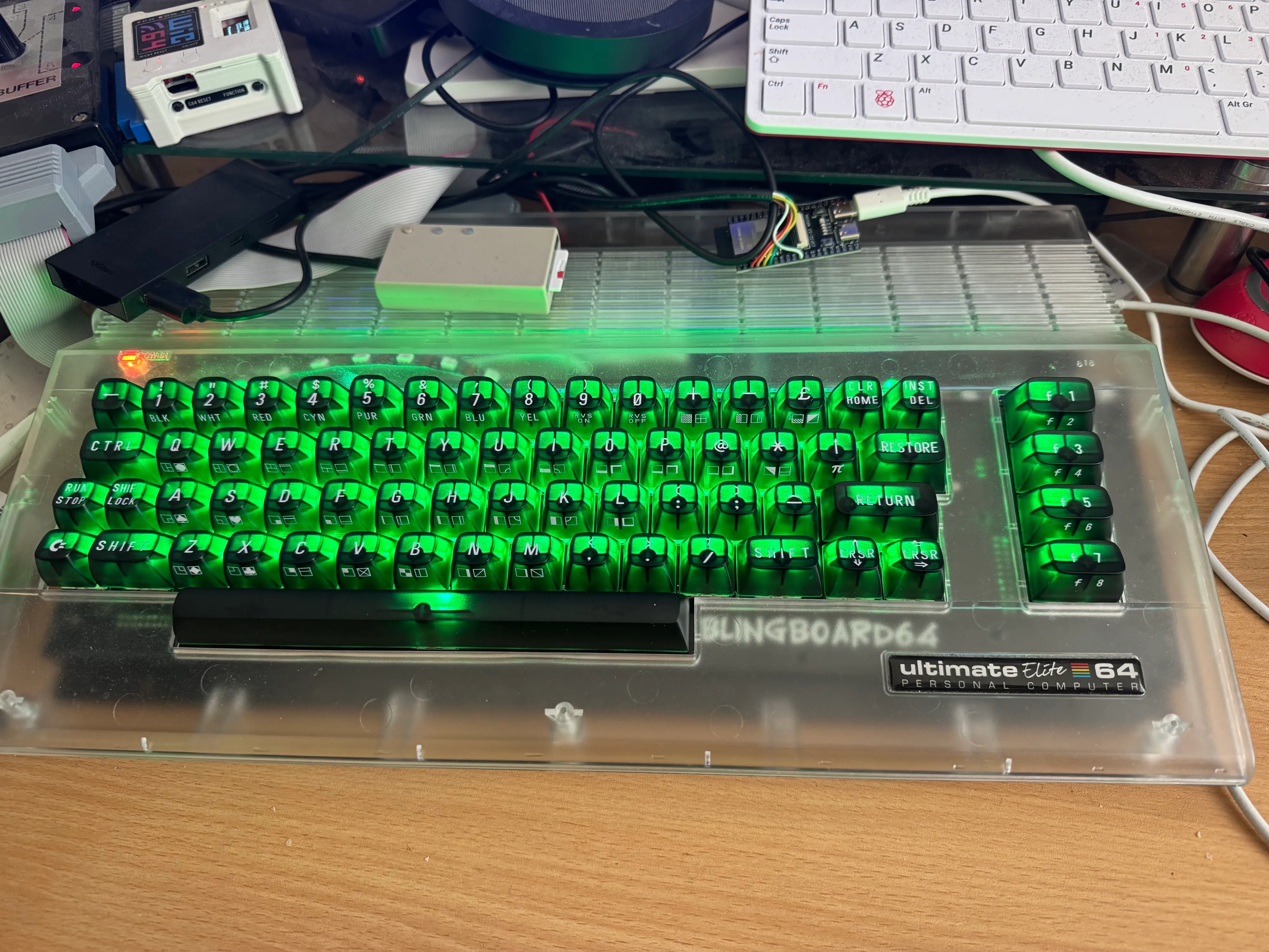 Blingboard64 finally received!

#retro #8bit #commodore #commodore64 #blingboard64