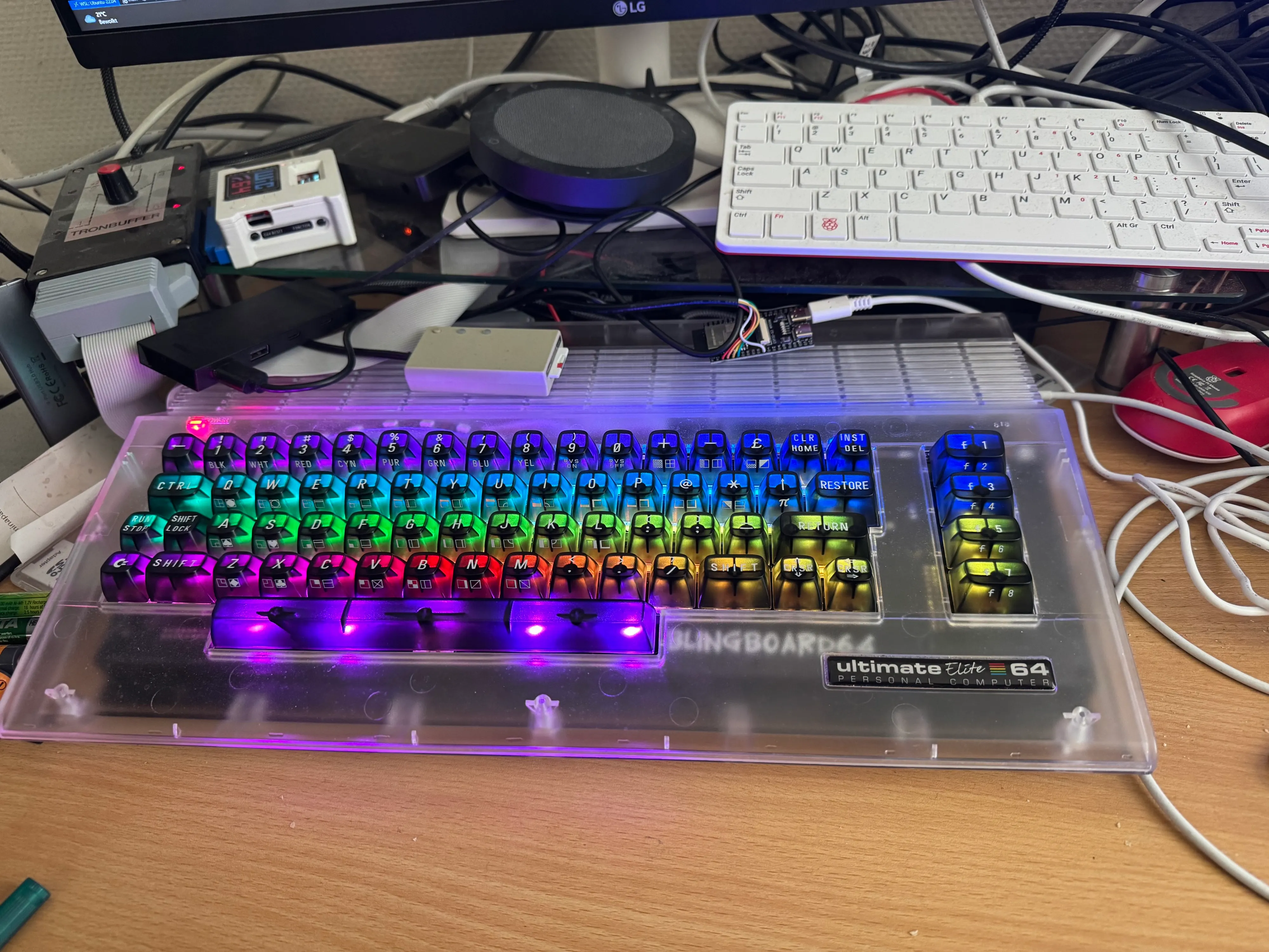 Blingboard64 finally received!

#retro #8bit #commodore #commodore64 #blingboard64