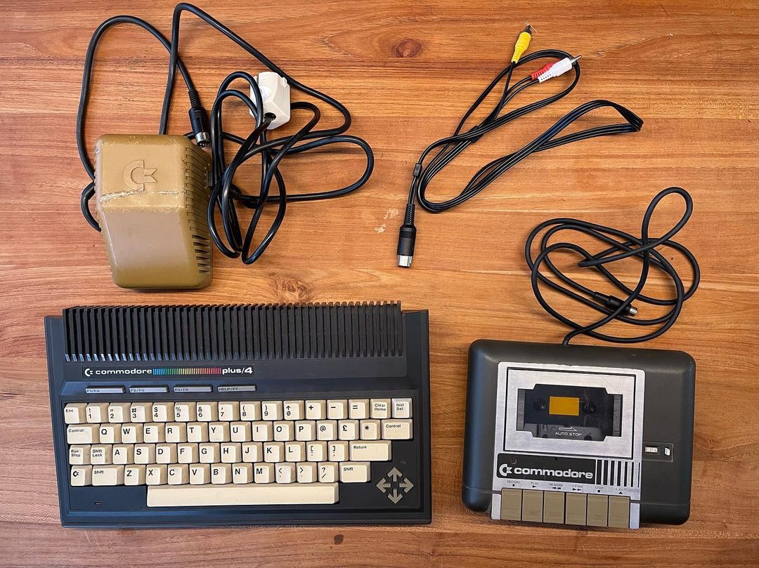 New acquisition, a Commodore Plus/4.
#retro #8bit #commodore #commodoreplus4