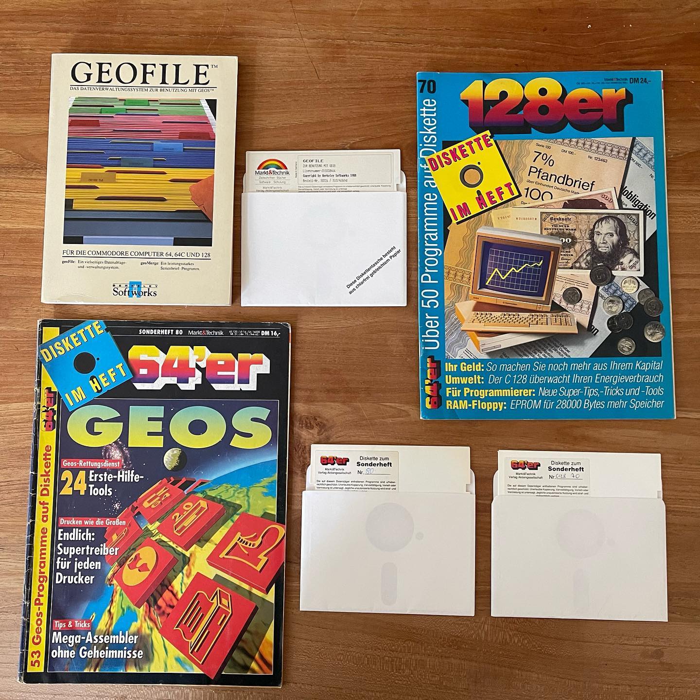 GeoFile and two Sonderhefte.
#retro #8bit #commodore #c128 #geos #geofile #64er #128er