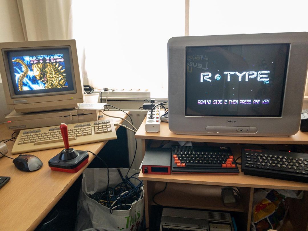 Same game on two machines again, this time R-Type on Commodore 128D and ZX Spectrum 128. Was this game always that hard? 😉Remember getting much farther....
#retro #8bit #commodore #c128D #sinclair #zxspectrum128k #rtype
