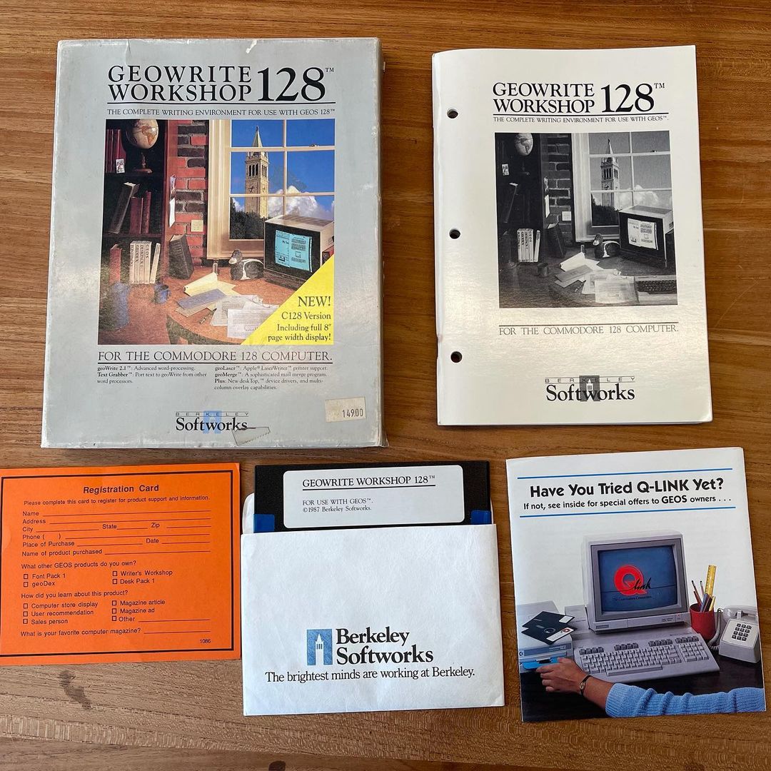 Acquired an original Copy of GeoWrite Workshop 128.
#retro #8bit #commodore #commodore128 #geos128
