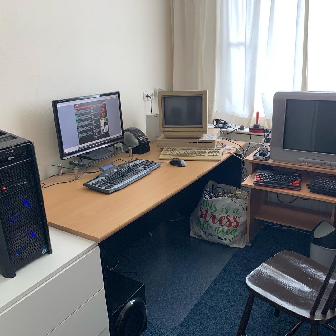 My retro computer setup.
#commodore #sinclair #oric #retro #c128d #zxspectrum128k #oricatmos