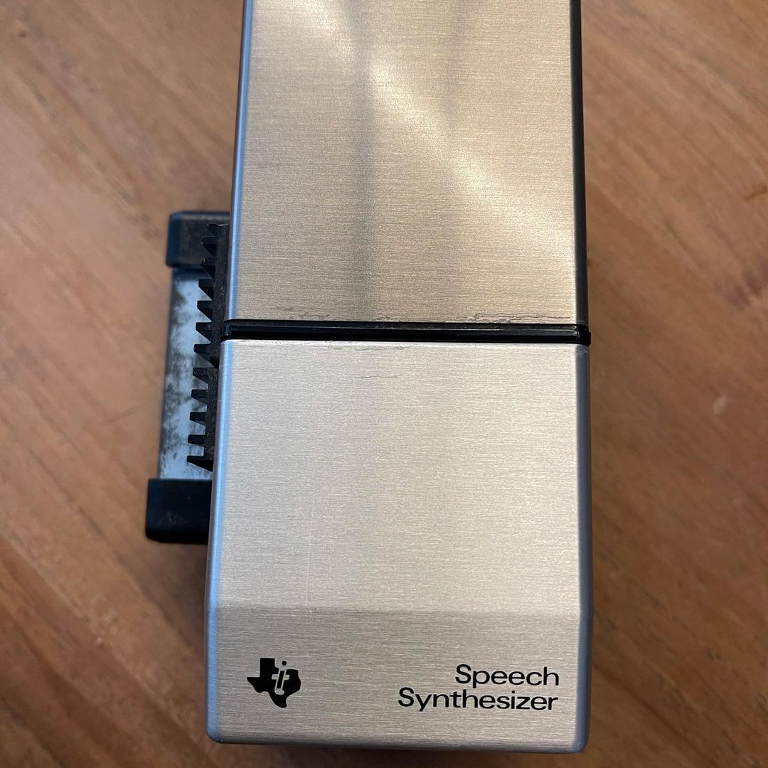 Finally managed to find the PHP-1500 Speech Synthesizer for my TI-99/4a for an acceptable price!
#retro #8bit #texasinstruments #ti994a #php1500