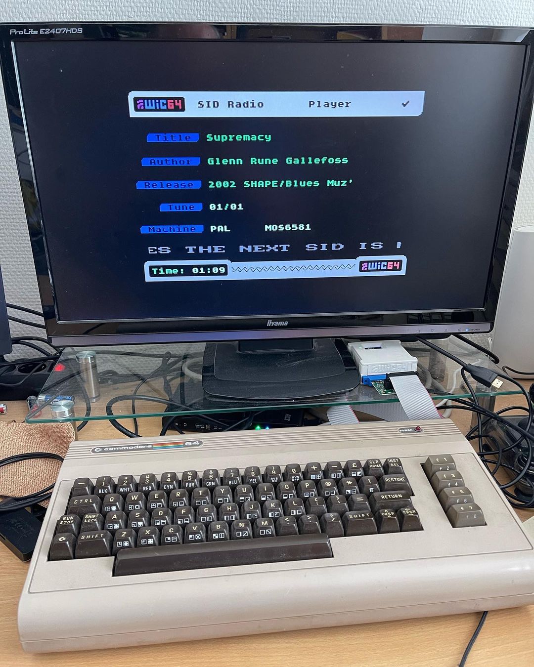 Internet radio on the Commodore 64, streaming SID music from the internet using a Ultimate64 and a WiC64.
#retro #8bit #commodore #commodore64 #ultimate64 #wic64